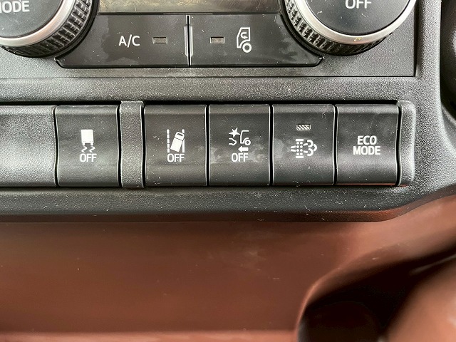 跳上式パワーゲート★後輪エアサス★6300×フルワイド★ベッド付|中古トラックの販売・買取・査定のアイナビ