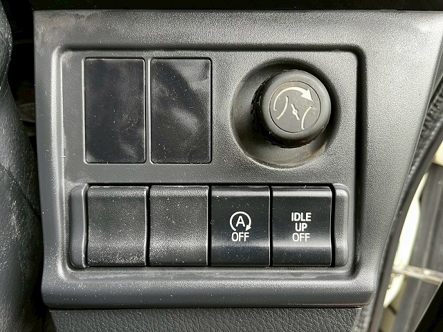 跳上式パワーゲート★後輪エアサス★6300×フルワイド★ベッド付|中古トラックの販売・買取・査定のアイナビ