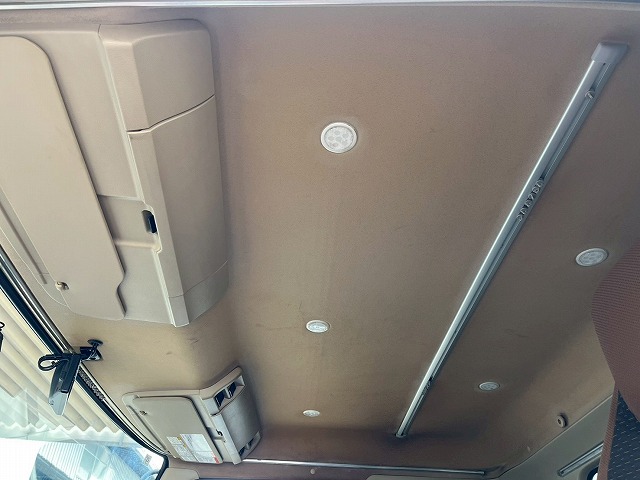 跳上式パワーゲート★後輪エアサス★6300×フルワイド★ベッド付|中古トラックの販売・買取・査定のアイナビ