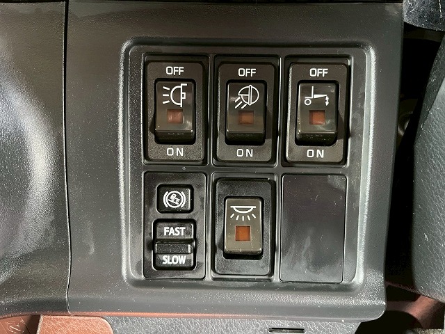 跳上式パワーゲート★後輪エアサス★6300×フルワイド★ベッド付|中古トラックの販売・買取・査定のアイナビ