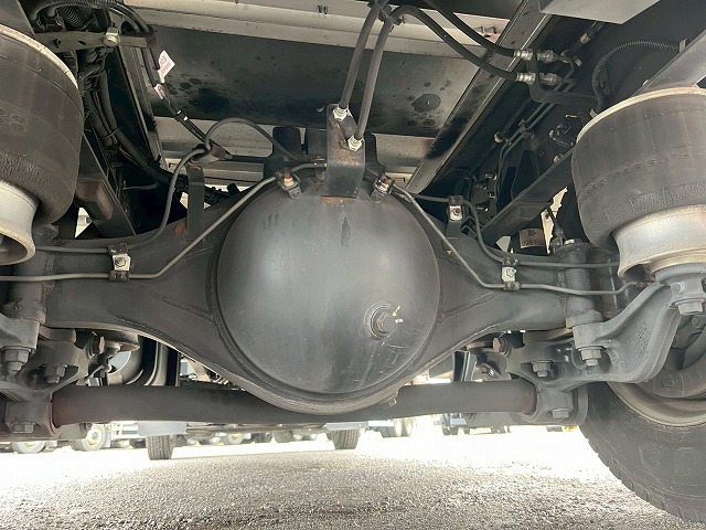 跳上式パワーゲート★後輪エアサス★6300×フルワイド★ベッド付|中古トラックの販売・買取・査定のアイナビ