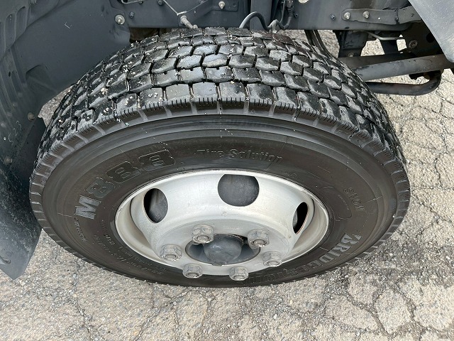 跳上式パワーゲート★後輪エアサス★6300×フルワイド★ベッド付|中古トラックの販売・買取・査定のアイナビ