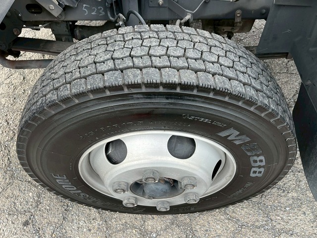 跳上式パワーゲート★後輪エアサス★6300×フルワイド★ベッド付|中古トラックの販売・買取・査定のアイナビ