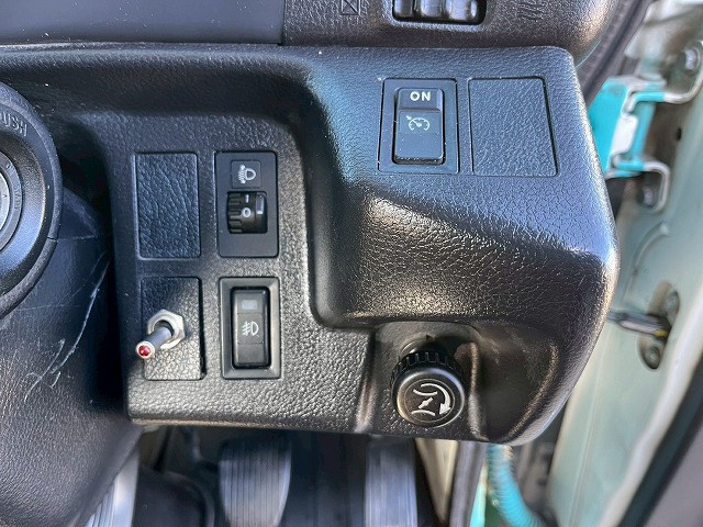 車検付★増トン★11トン積載★6×4!3軸2デフ★KYB製・8.9立米|中古トラックの販売・買取・査定のアイナビ