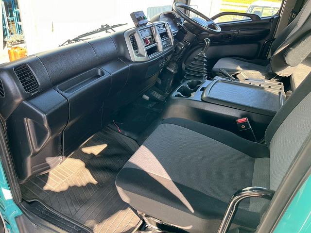 車検付★増トン★11トン積載★6×4!3軸2デフ★KYB製・8.9立米|中古トラックの販売・買取・査定のアイナビ