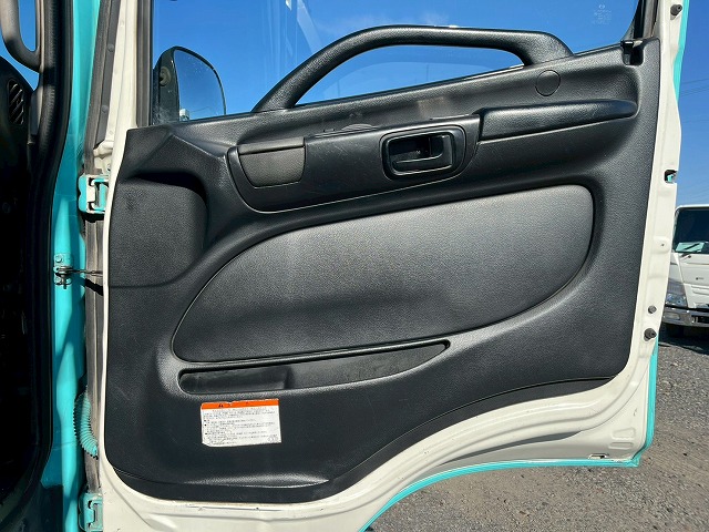 車検付★増トン★11トン積載★6×4!3軸2デフ★KYB製・8.9立米|中古トラックの販売・買取・査定のアイナビ