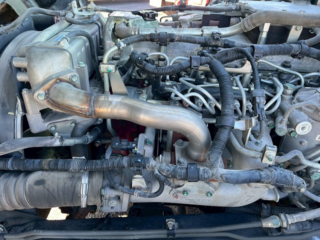 車検付★増トン★11トン積載★6×4!3軸2デフ★KYB製・8.9立米|中古トラックの販売・買取・査定のアイナビ