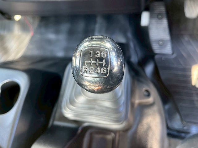 車検付★増トン★11トン積載★6×4!3軸2デフ★KYB製・8.9立米|中古トラックの販売・買取・査定のアイナビ