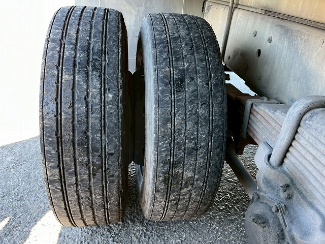 車検付★増トン★11トン積載★6×4!3軸2デフ★KYB製・8.9立米|中古トラックの販売・買取・査定のアイナビ