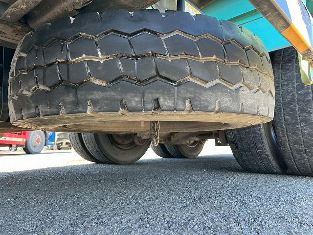 車検付★増トン★11トン積載★6×4!3軸2デフ★KYB製・8.9立米|中古トラックの販売・買取・査定のアイナビ