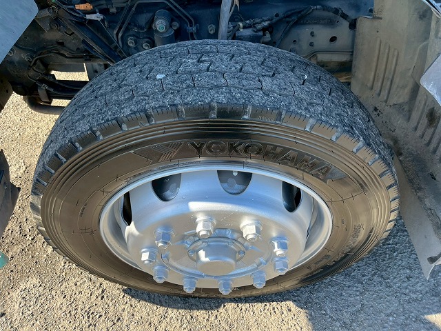 車検付★増トン★11トン積載★6×4!3軸2デフ★KYB製・8.9立米|中古トラックの販売・買取・査定のアイナビ