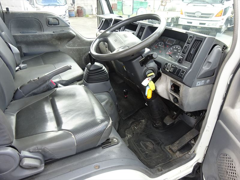 モリタ 3000L タンクカバー|中古トラックの販売・買取・査定のアイナビ