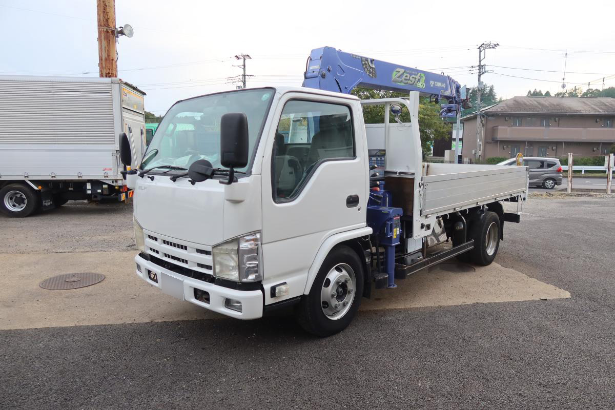 標準ロング4段クレーンラジコン付き 2.9t吊り 積載3400kg|中古トラックの販売・買取・査定のアイナビ