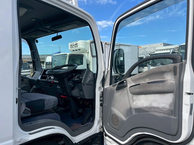 保証対象車両グレード2トン積載6速MTマニュアル2t5t|中古トラックの販売・買取・査定のアイナビ