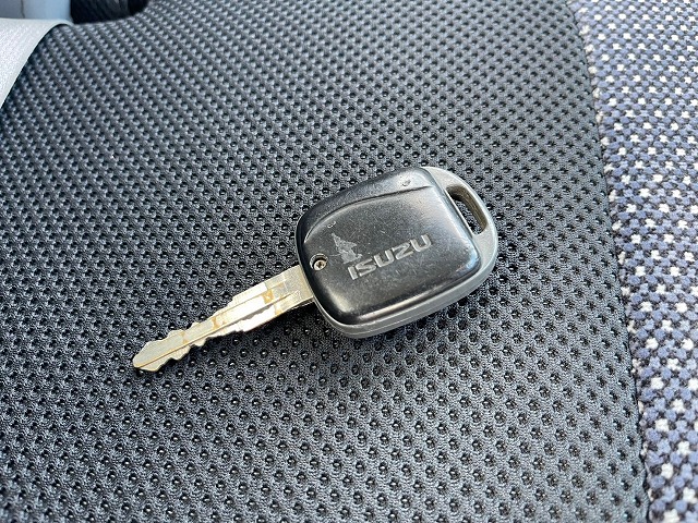 保証対象車両グレード2トン積載6速MTマニュアル2t5t|中古トラックの販売・買取・査定のアイナビ