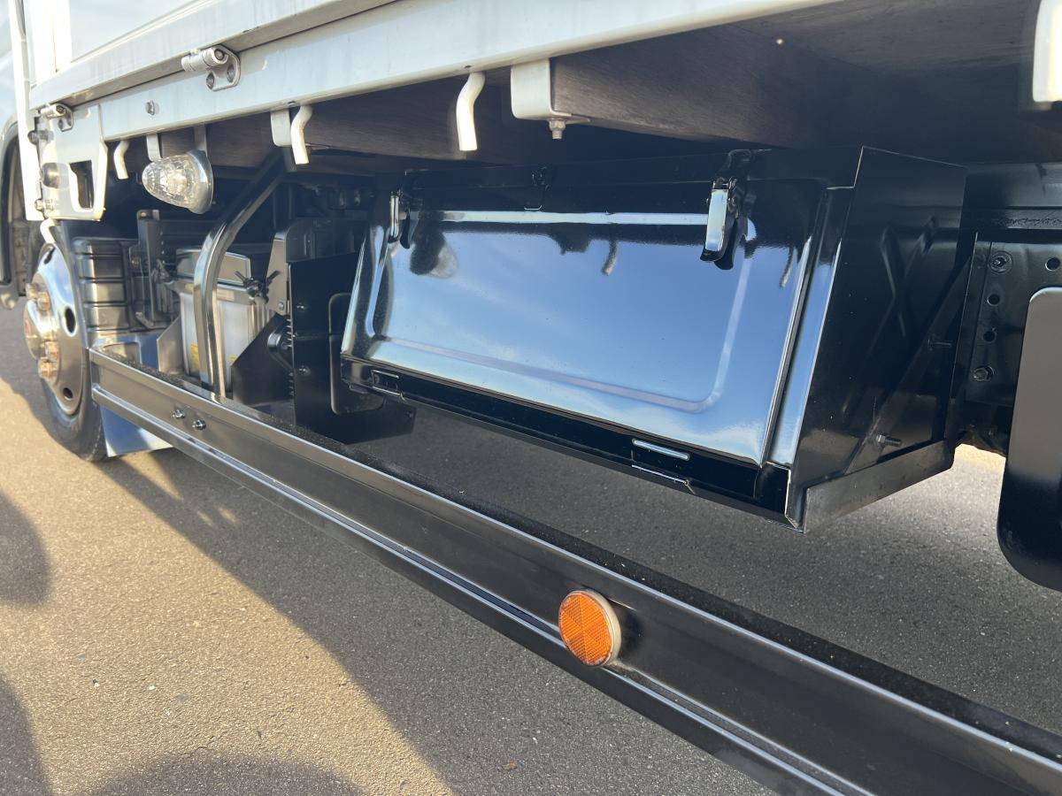 平成24年キャンター標準ロング平ボディー5t未満準中型|中古トラックの販売・買取・査定のアイナビ