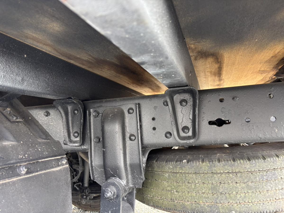 キャンターWキャブ 低床 1.7t メッキパーツ多数|中古トラックの販売・買取・査定のアイナビ