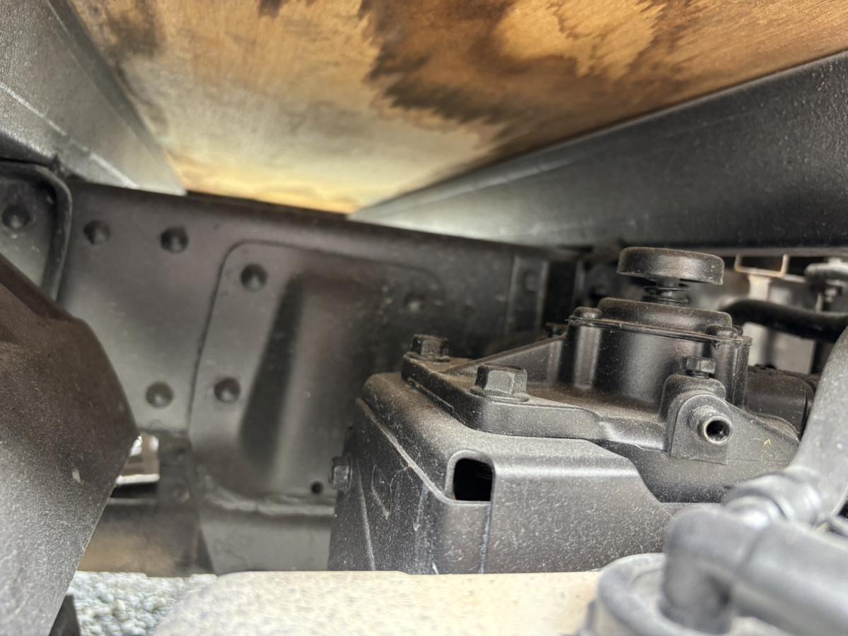 キャンターWキャブ 低床 1.7t メッキパーツ多数|中古トラックの販売・買取・査定のアイナビ