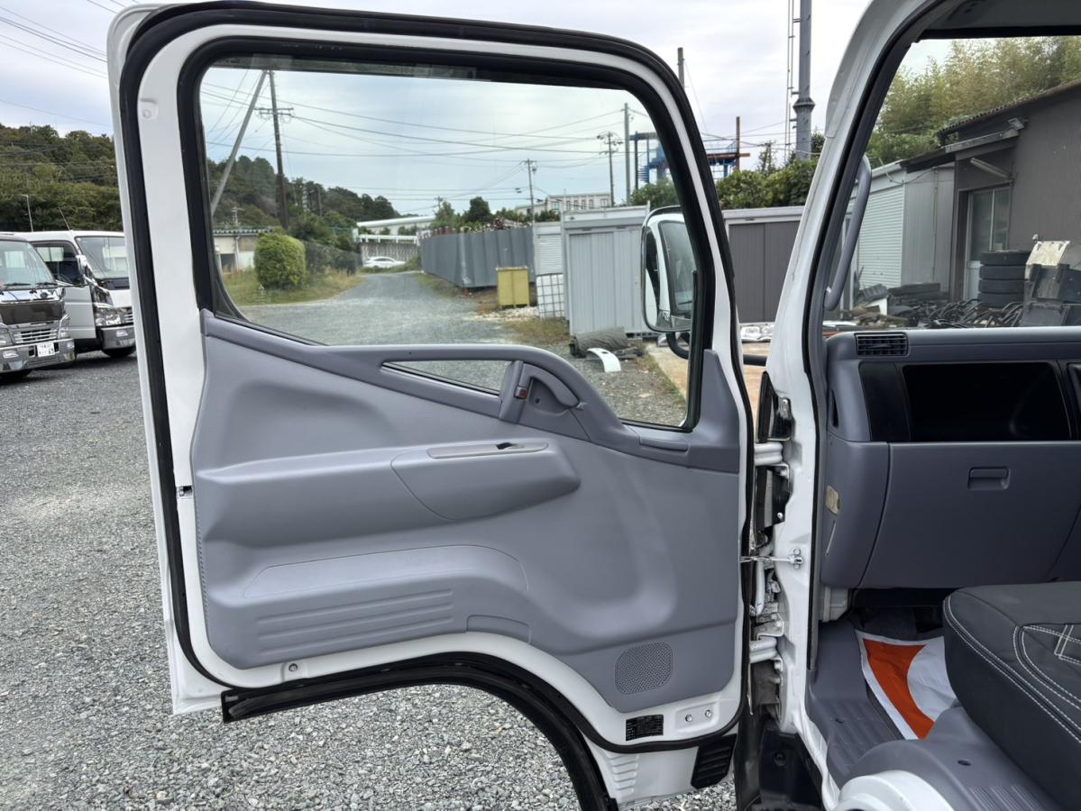 キャンターWキャブ 低床 1.7t メッキパーツ多数|中古トラックの販売・買取・査定のアイナビ