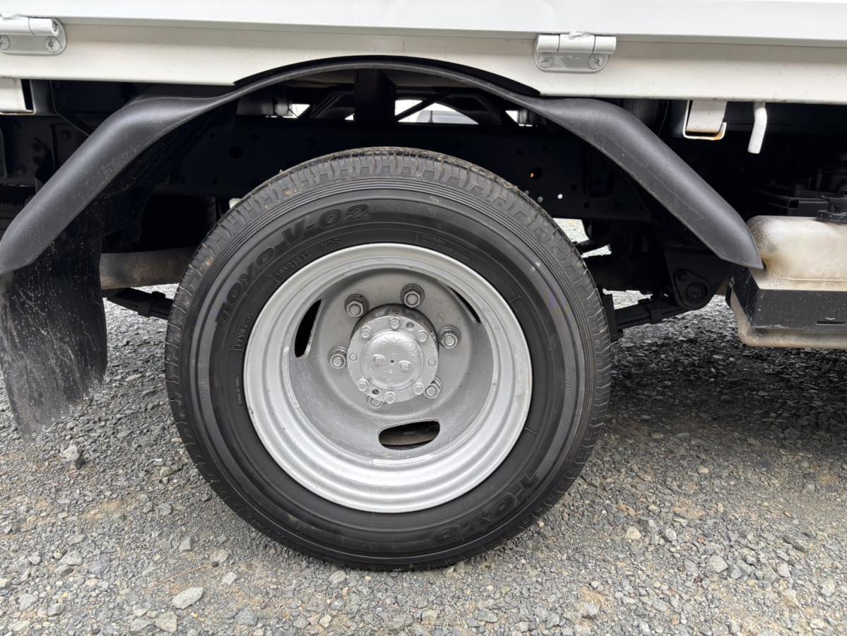 キャンターWキャブ 低床 1.7t メッキパーツ多数|中古トラックの販売・買取・査定のアイナビ