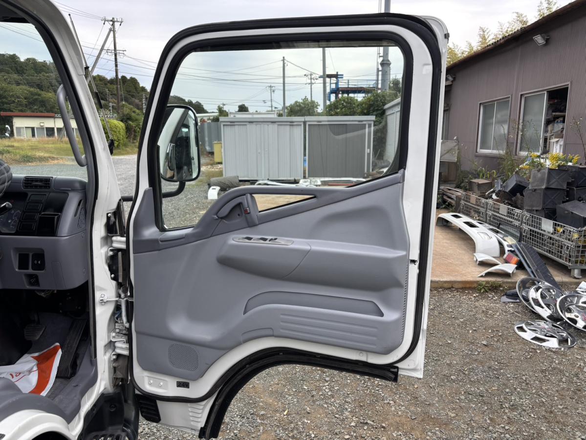 キャンターWキャブ 低床 1.7t メッキパーツ多数|中古トラックの販売・買取・査定のアイナビ