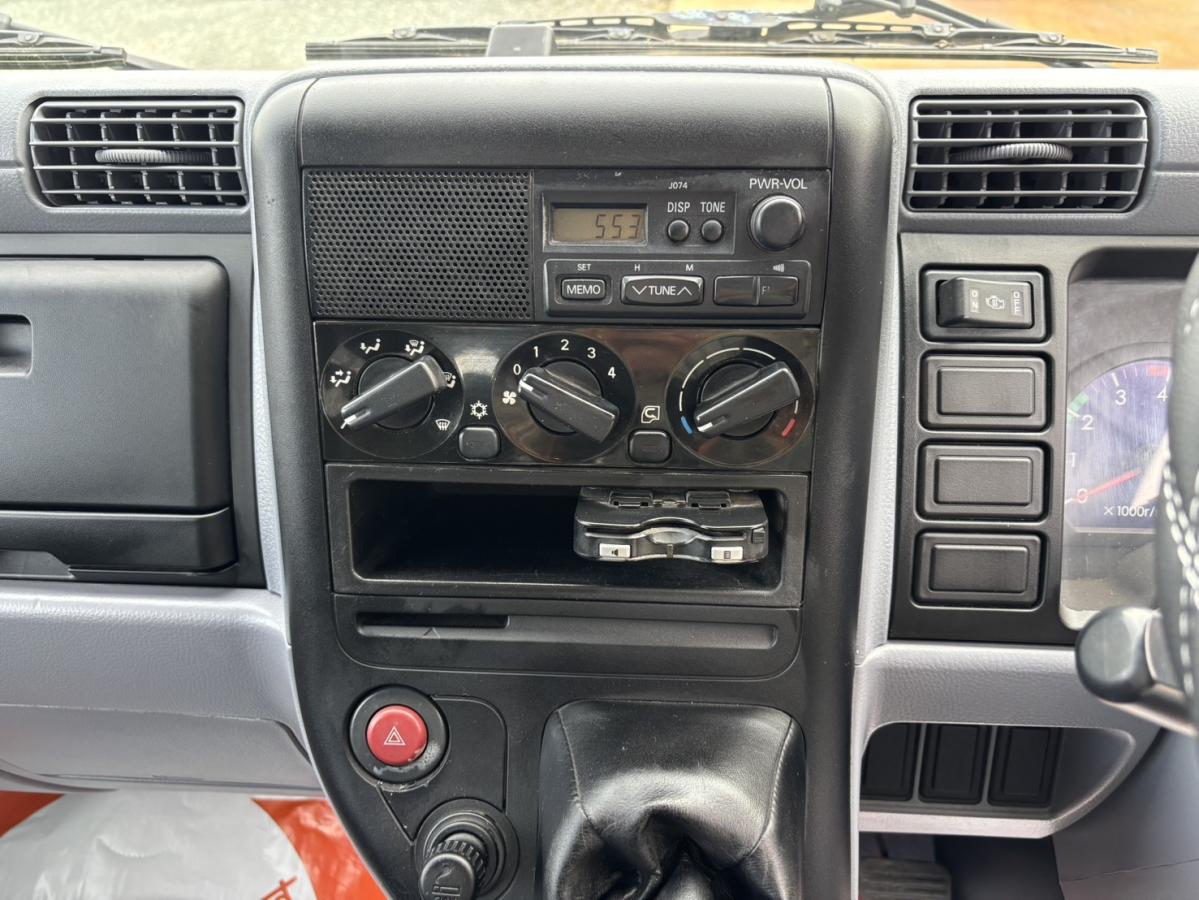 キャンターWキャブ 低床 1.7t メッキパーツ多数|中古トラックの販売・買取・査定のアイナビ