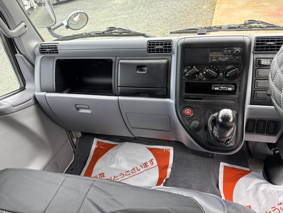 キャンターWキャブ 低床 1.7t メッキパーツ多数|中古トラックの販売・買取・査定のアイナビ