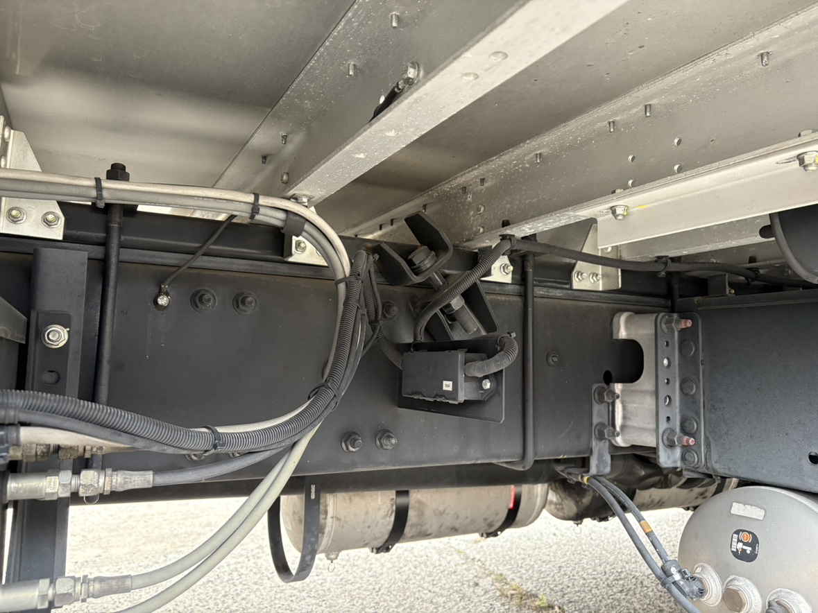 R5年式ショートキャブアルミウイング車検付き|中古トラックの販売・買取・査定のアイナビ