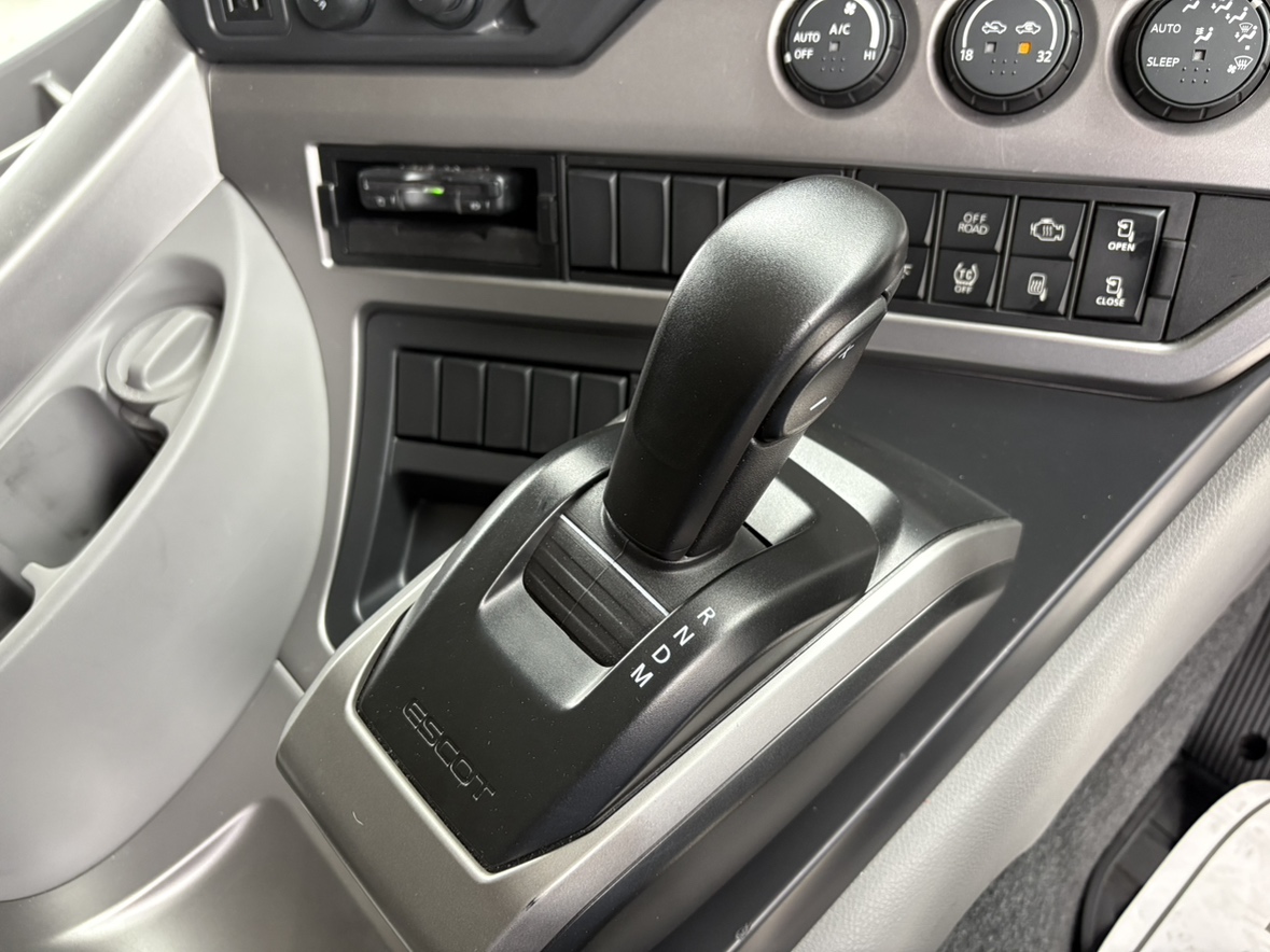 R5年式ショートキャブアルミウイング車検付き|中古トラックの販売・買取・査定のアイナビ