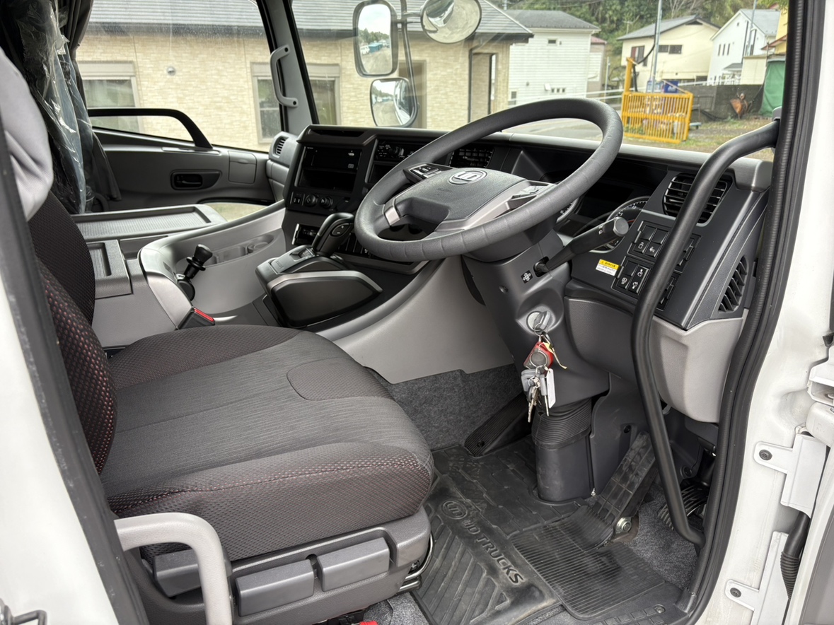 R5年式ショートキャブアルミウイング車検付き|中古トラックの販売・買取・査定のアイナビ