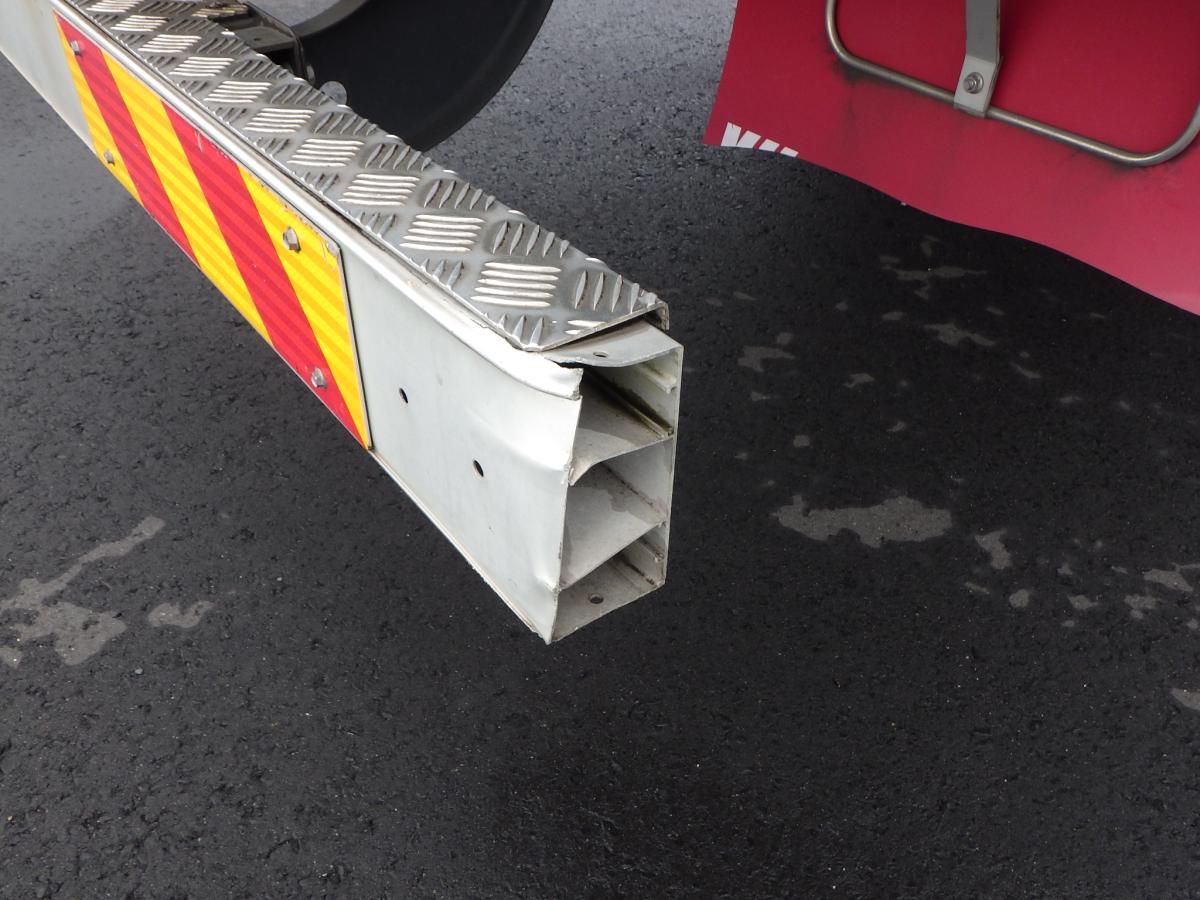 72ワイド 後輪エアサス 積載2.45t ボデー内高2,530|中古トラックの販売・買取・査定のアイナビ