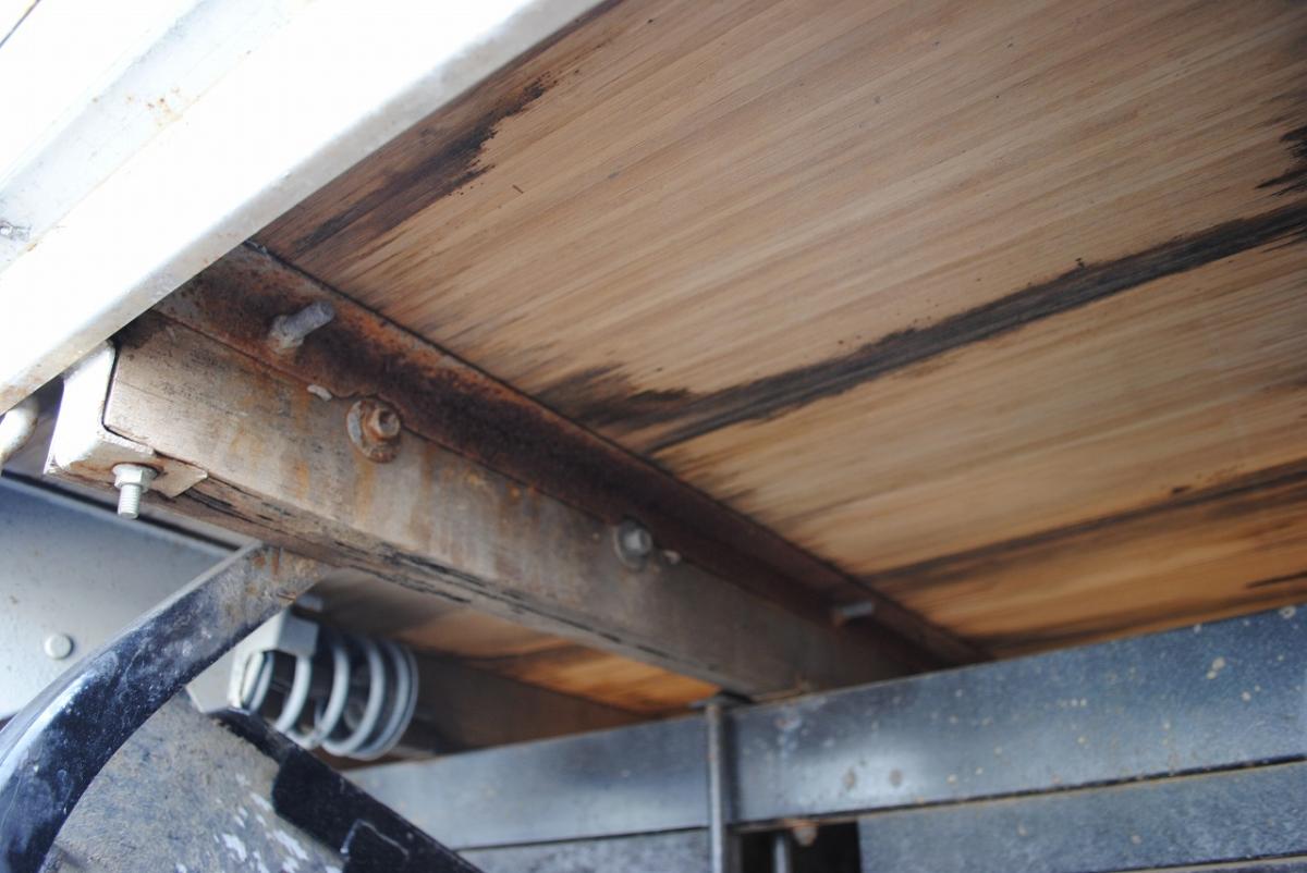 H28 エルフ 3段クレーン ラジコン 積載2.85t 標準|中古トラックの販売・買取・査定のアイナビ