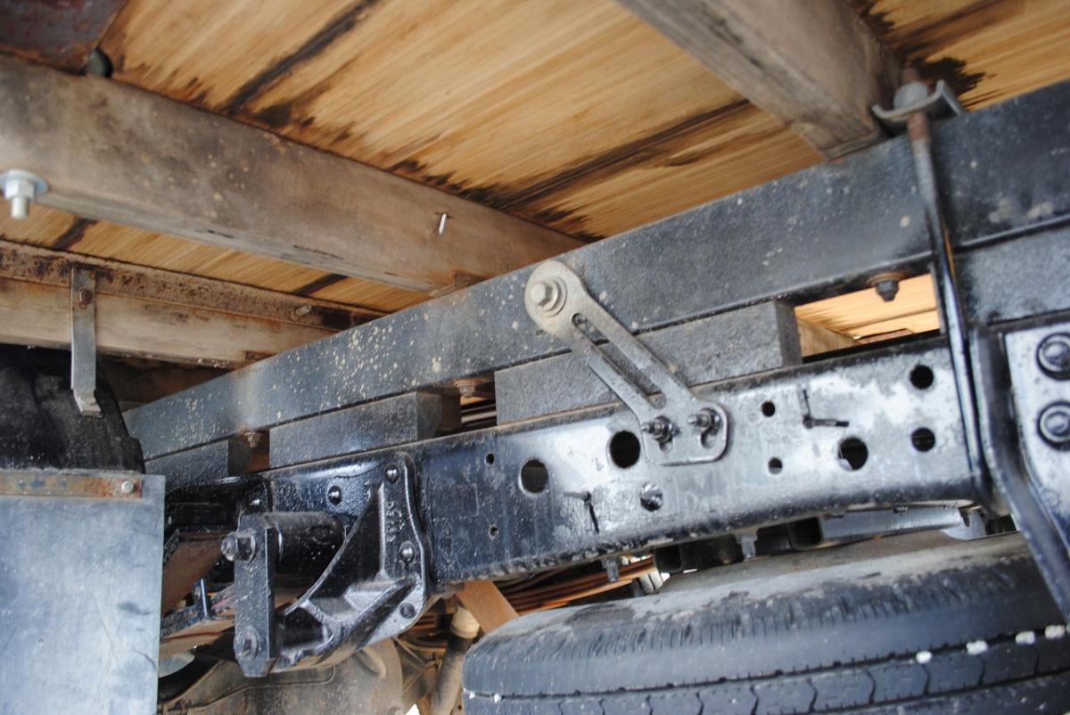 H28 エルフ 3段クレーン ラジコン 積載2.85t 標準|中古トラックの販売・買取・査定のアイナビ