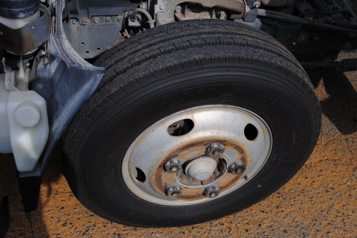 H28 エルフ 3段クレーン ラジコン 積載2.85t 標準|中古トラックの販売・買取・査定のアイナビ