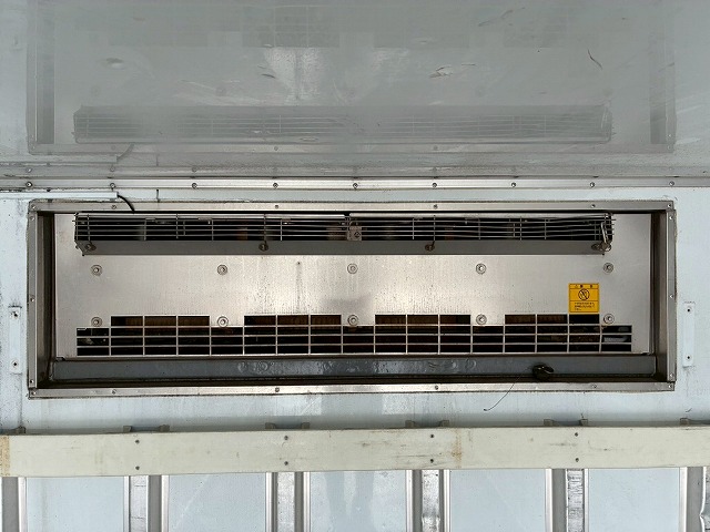 東プレR404Aフルキャブ左サイド扉6速MTマニュアル4t8t|中古トラックの販売・買取・査定のアイナビ