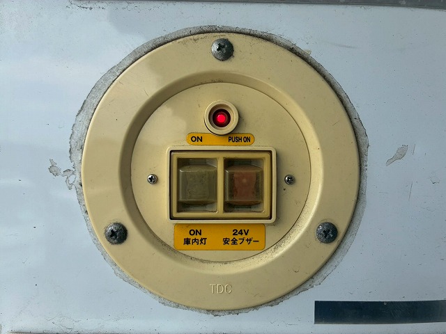 東プレR404Aフルキャブ左サイド扉6速MTマニュアル4t8t|中古トラックの販売・買取・査定のアイナビ