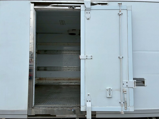 東プレR404Aフルキャブ左サイド扉6速MTマニュアル4t8t|中古トラックの販売・買取・査定のアイナビ