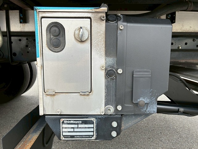 東プレR404Aフルキャブ左サイド扉6速MTマニュアル4t8t|中古トラックの販売・買取・査定のアイナビ