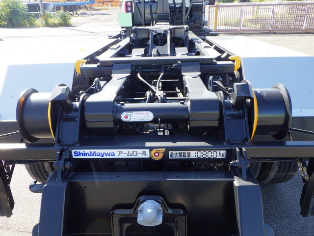 三菱2KG-FV70HYアームロール2デフ7MT最大積載:10800kg|中古トラックの販売・買取・査定のアイナビ