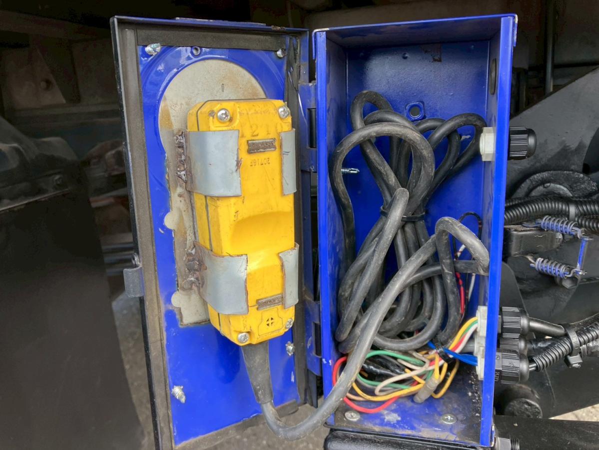 ☆H25 標準/ロング 跳ね上げパワーゲート ラッシング2段|中古トラックの販売・買取・査定のアイナビ