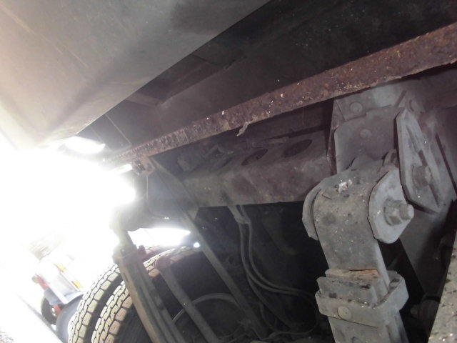 2Tパッカー車プレス式押出式塵芥車清掃車連続動作|中古トラックの販売・買取・査定のアイナビ