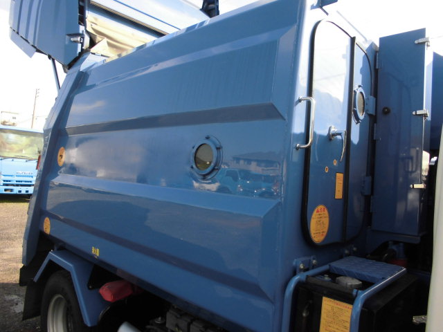 2Tパッカー車プレス式押出式塵芥車清掃車連続動作|中古トラックの販売・買取・査定のアイナビ