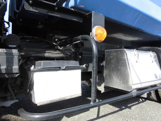 2Tパッカー車プレス式押出式塵芥車清掃車連続動作|中古トラックの販売・買取・査定のアイナビ