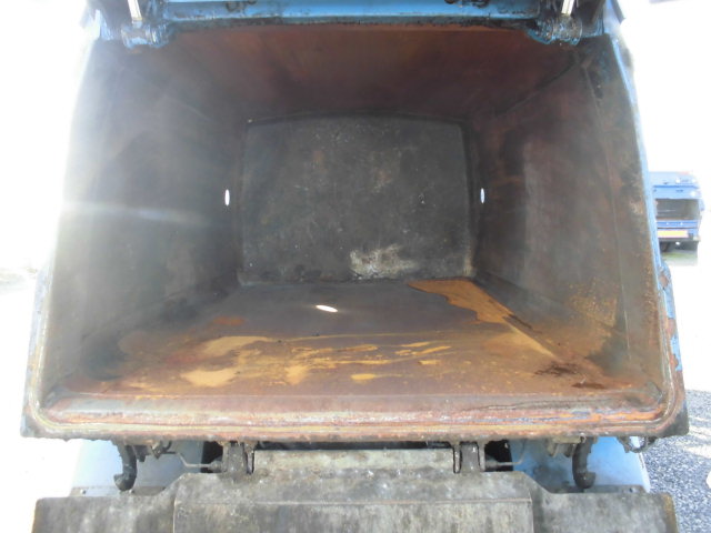 2Tパッカー車回転式ダンプ式塵芥車5立米新明和連続動作|中古トラックの販売・買取・査定のアイナビ