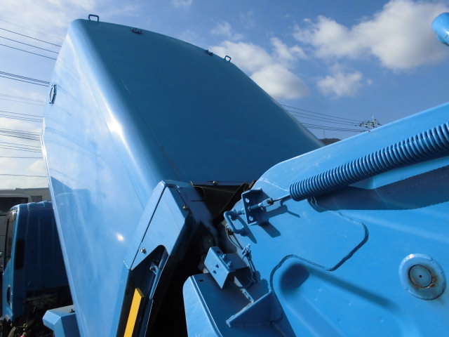 2Tパッカー車回転式ダンプ式塵芥車5立米新明和連続動作|中古トラックの販売・買取・査定のアイナビ