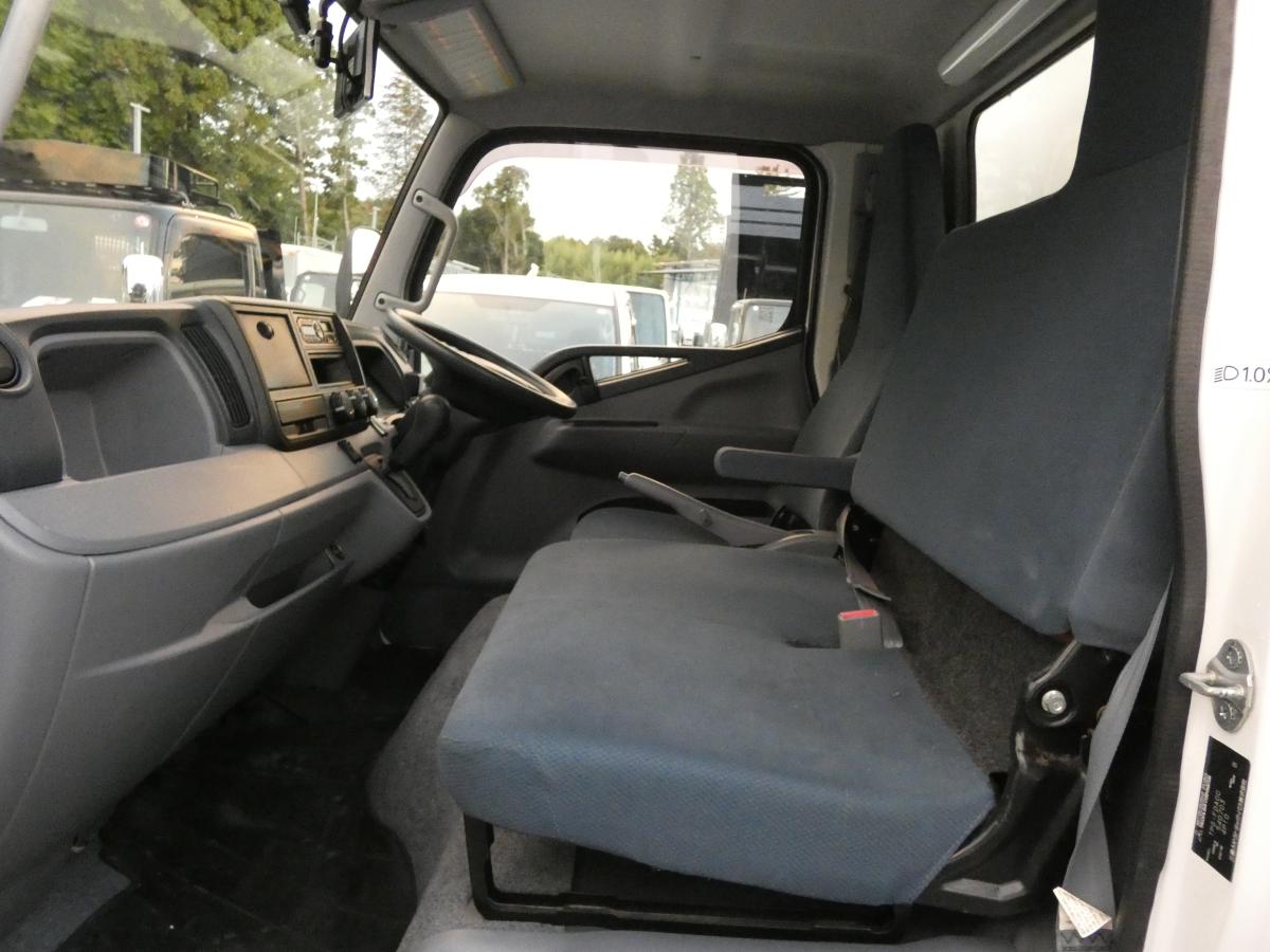 1・5トン アルミバン 4WD　251118|中古トラックの販売・買取・査定のアイナビ