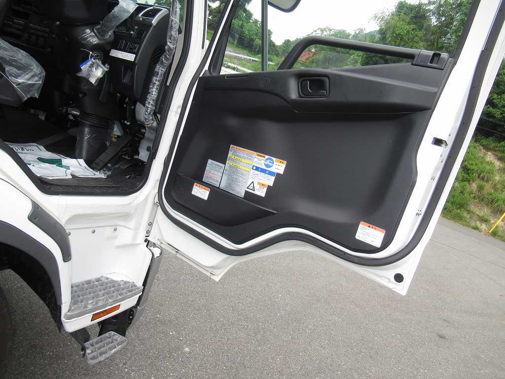 ファイター 増t 10.7t TOYOBODY Ⅼ5500 タダノ 4段 270PS 6速|中古トラックの販売・買取・査定のアイナビ