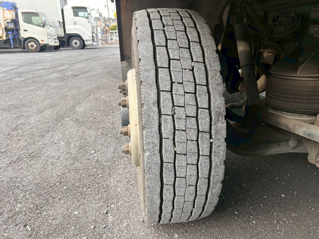 【白塗装後納車×10mロング×AT車】日野/プロフィア|中古トラックの販売・買取・査定のアイナビ