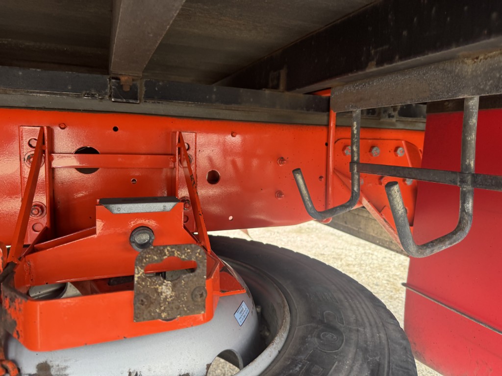 平ボディー 4軸低床 エアサス|中古トラックの販売・買取・査定のアイナビ