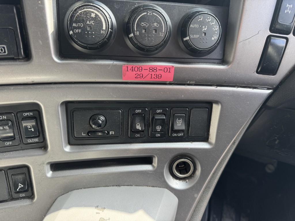 平ボディー 4軸低床 エアサス|中古トラックの販売・買取・査定のアイナビ